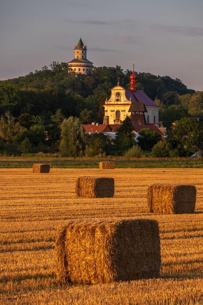 Hotel Restart Superior Jičín エクステリア 写真