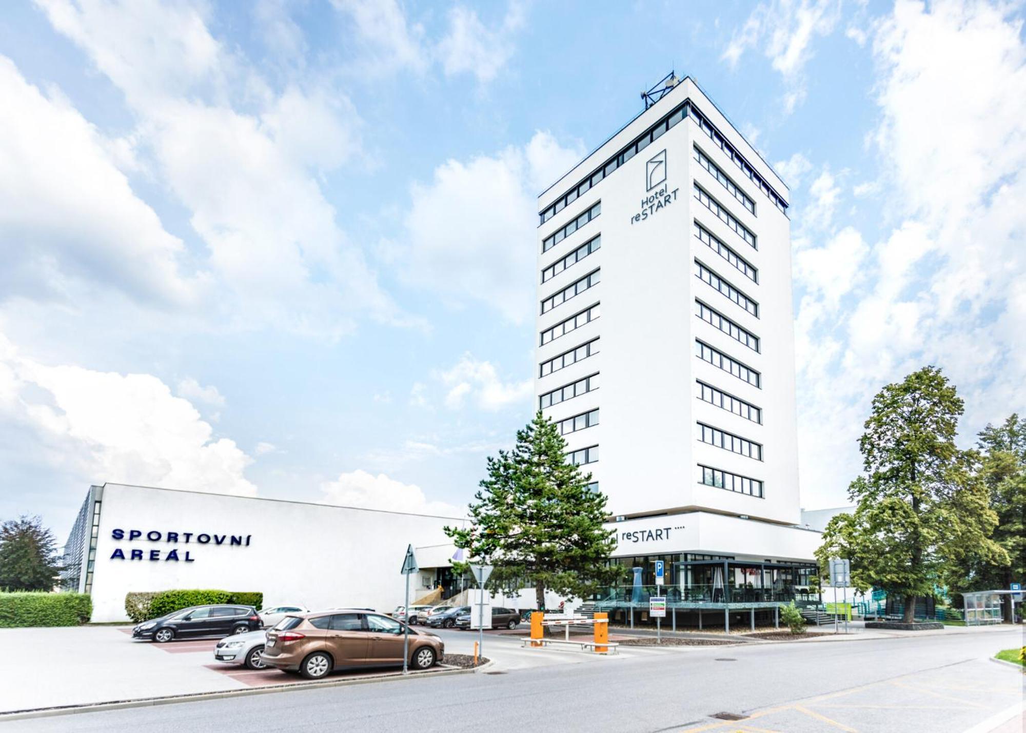 Hotel Restart Superior Jičín エクステリア 写真